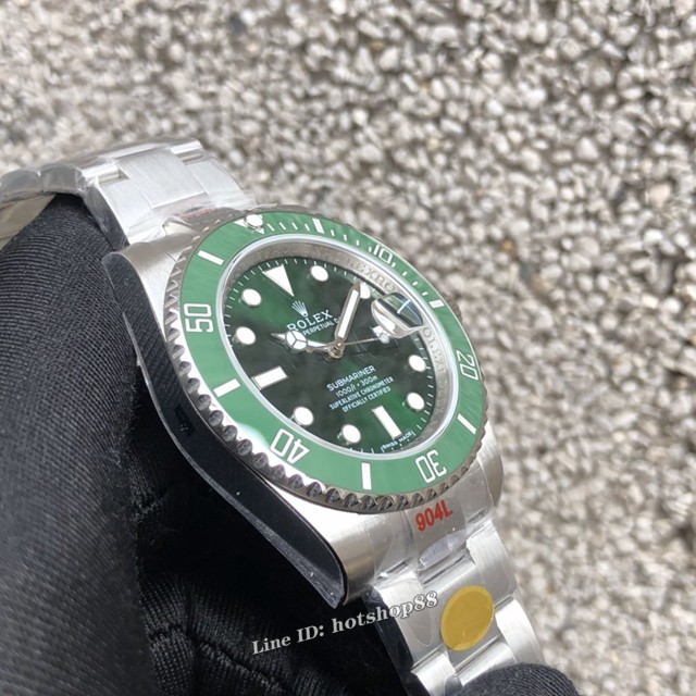 劳力士复刻手表 Rolex黑绿水鬼V10S实心中轴圈口升级翠绿+黄金色高端男士腕表 gjs2549